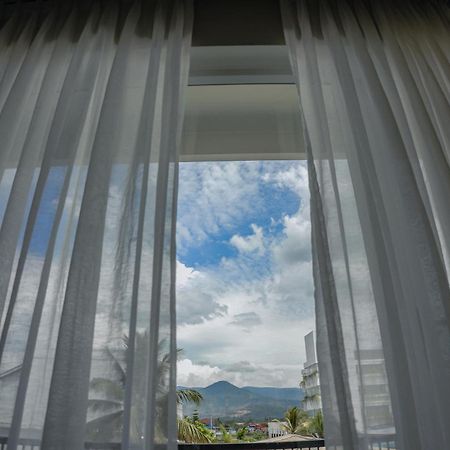 Montagne Regency Hotel Kampot Bagian luar foto