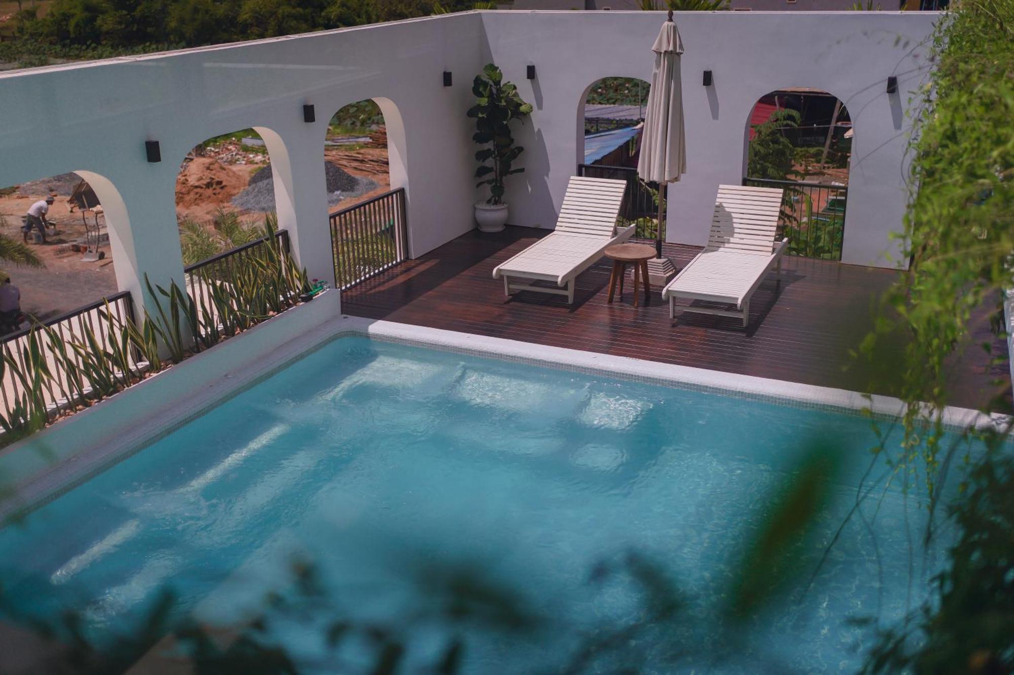 Montagne Regency Hotel Kampot Bagian luar foto