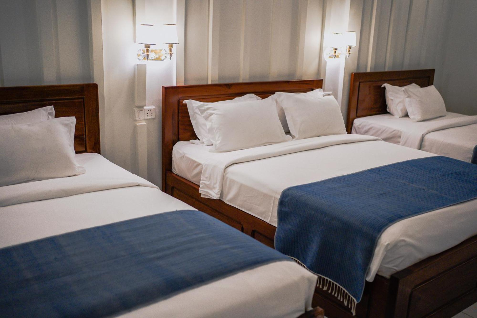 Montagne Regency Hotel Kampot Bagian luar foto