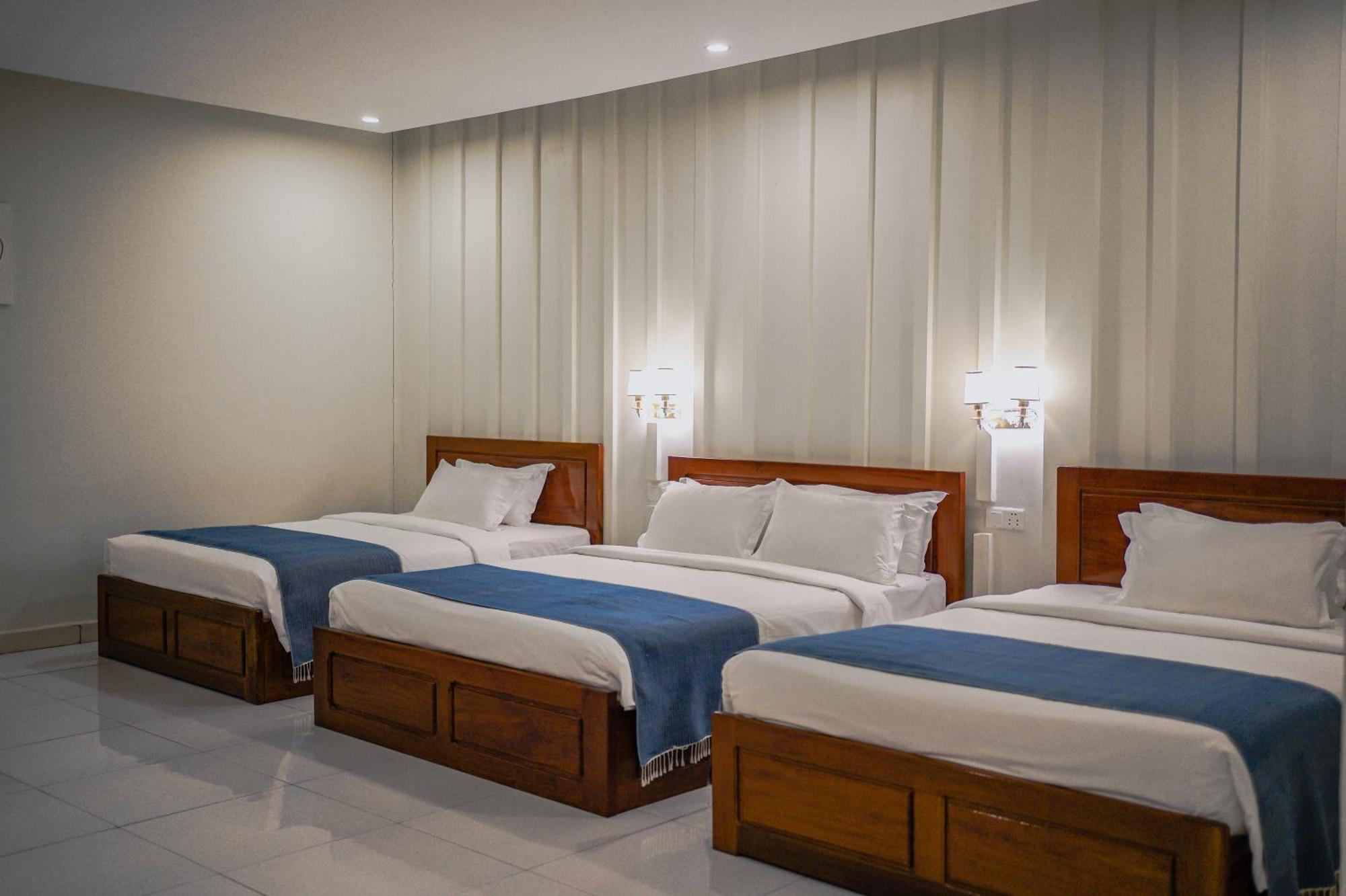 Montagne Regency Hotel Kampot Bagian luar foto