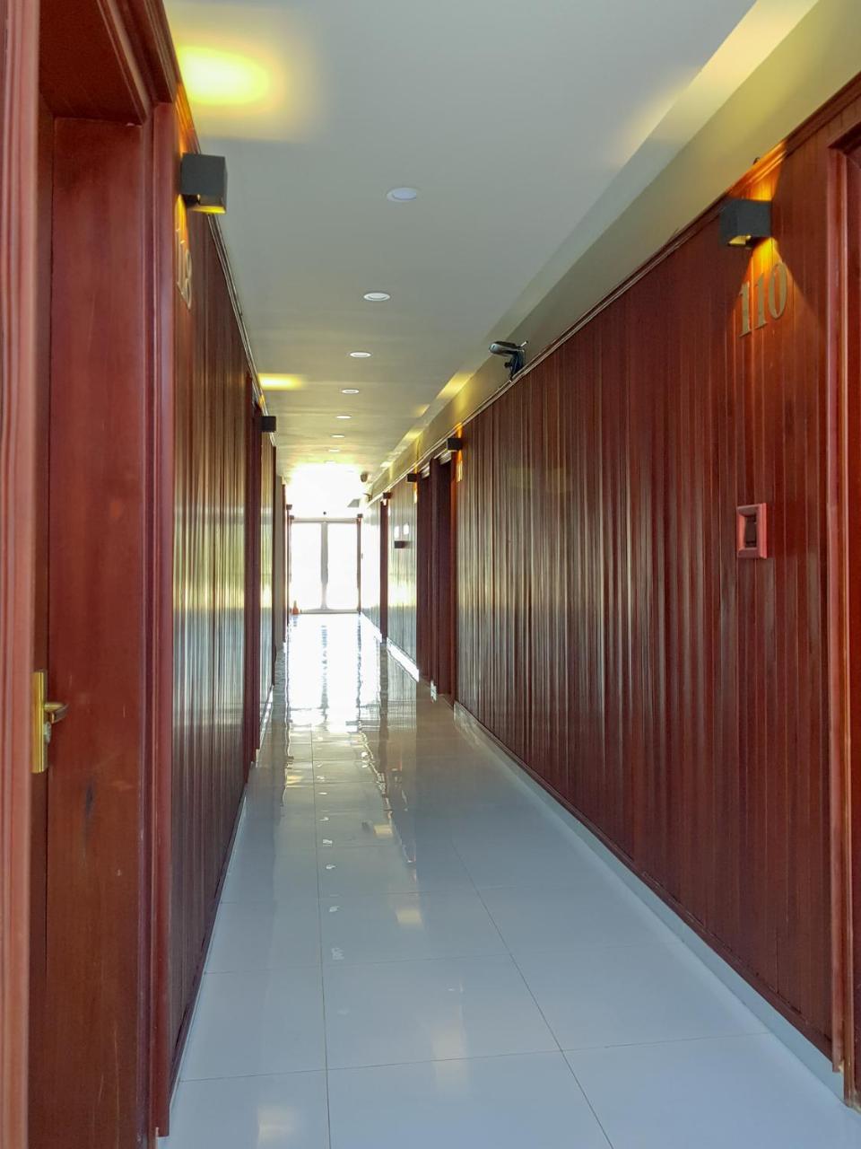 Montagne Regency Hotel Kampot Bagian luar foto