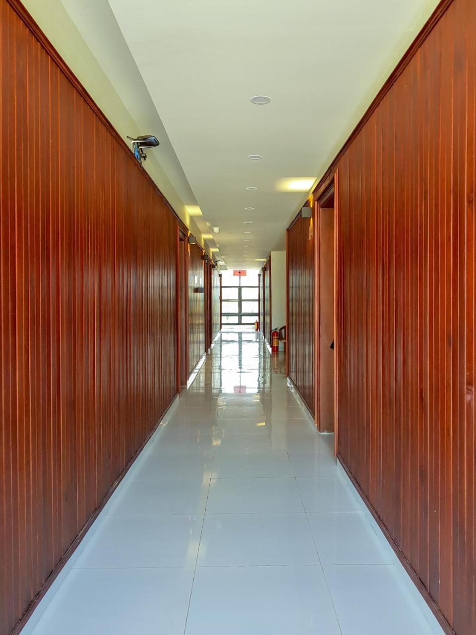 Montagne Regency Hotel Kampot Bagian luar foto