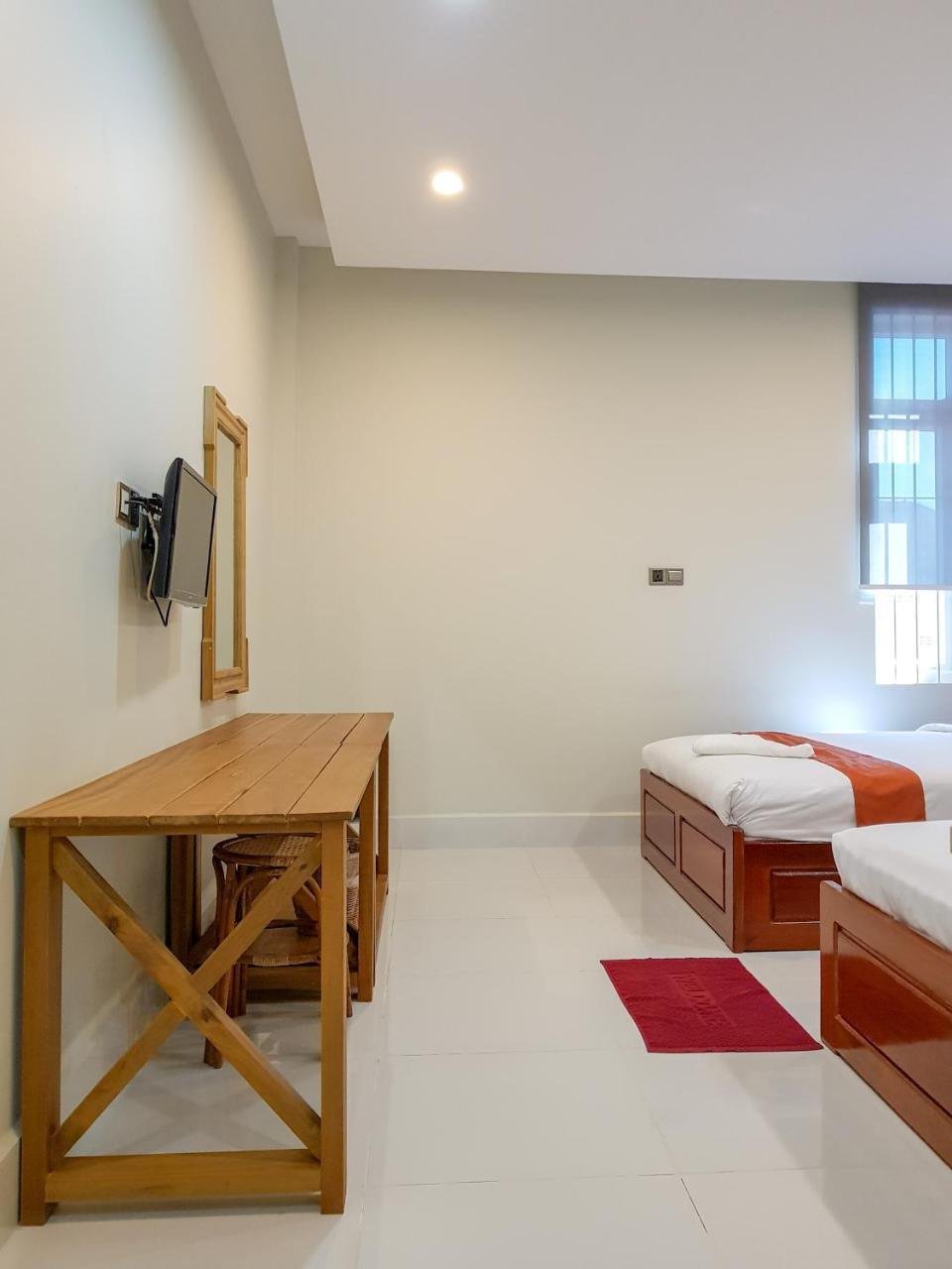 Montagne Regency Hotel Kampot Bagian luar foto