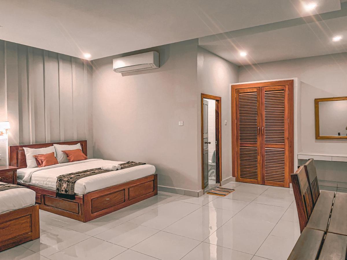 Montagne Regency Hotel Kampot Bagian luar foto