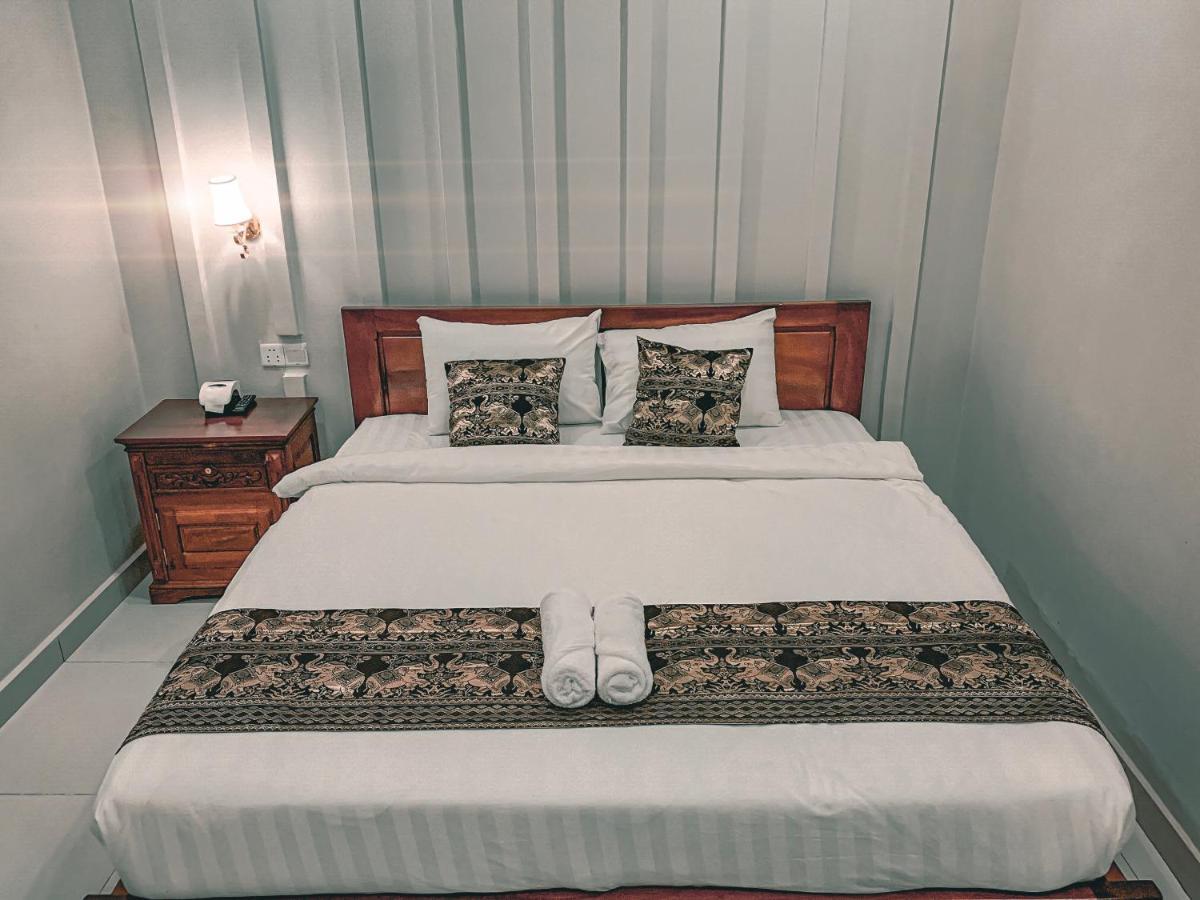 Montagne Regency Hotel Kampot Bagian luar foto
