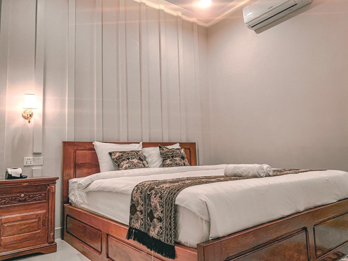 Montagne Regency Hotel Kampot Bagian luar foto